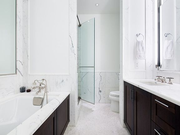 2nd image of 151 E 58th St APT 33B