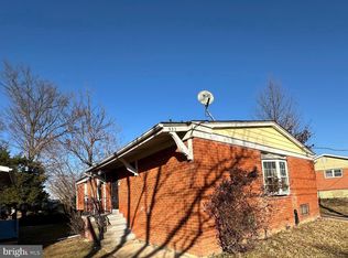 932 Hilltop Ter SE, Washington, DC