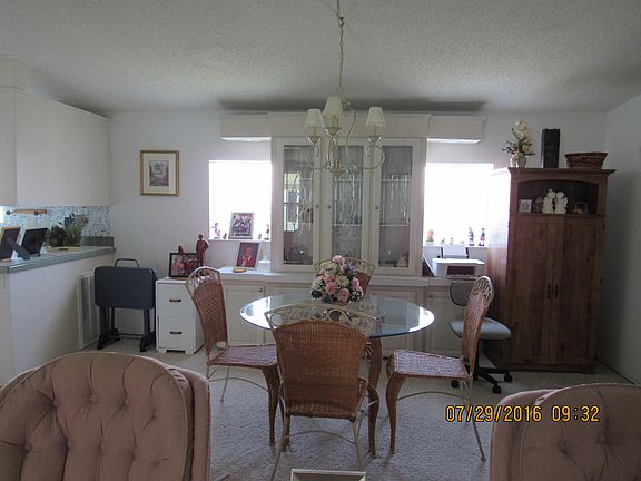 Living Room/ Dining area