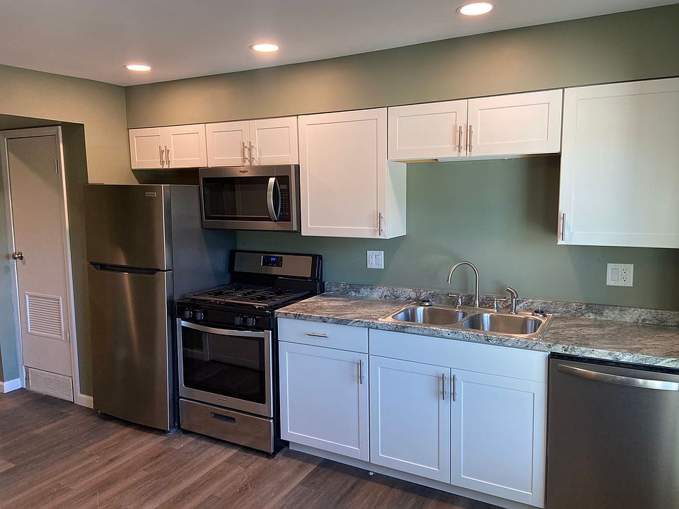 1st image of 908 Georgian Dr APT C