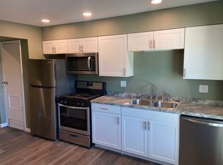 908 Georgian Dr APT C, Danville, IL 61832