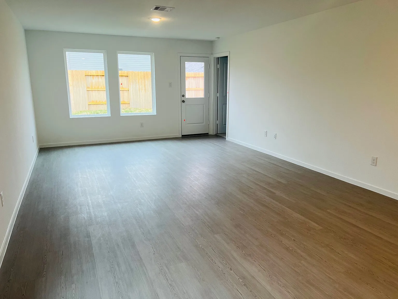 3 bed, 1510 sqft, $1,855 — Photo 1