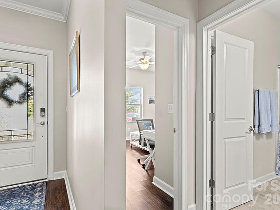 3rd image of 2012 Hyacinth Ct
