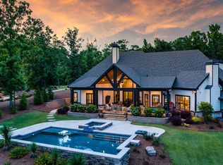 909 S Holiday Dr, Dadeville, AL 36853