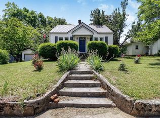 403 E Main St, Horse Cave, KY 42749