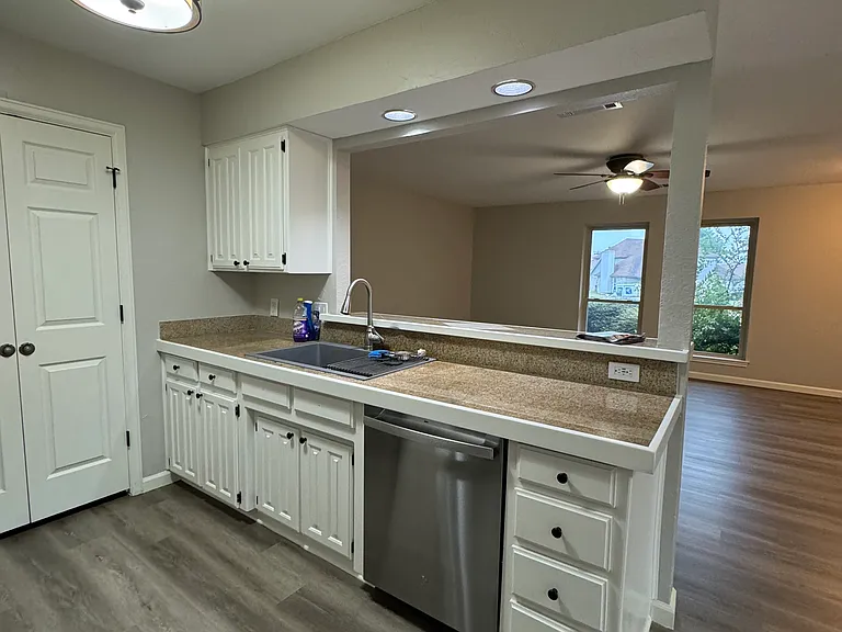 2101 Stone Moss Ln — Photo 1