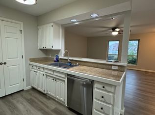 2101 Stone Moss Ln, Grapevine, TX 76051