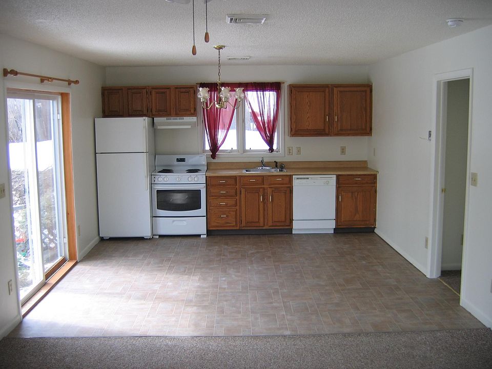 2nd image of 16 Twin Channels Rd #B