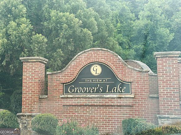 2nd image of 2734 Jordan Ln