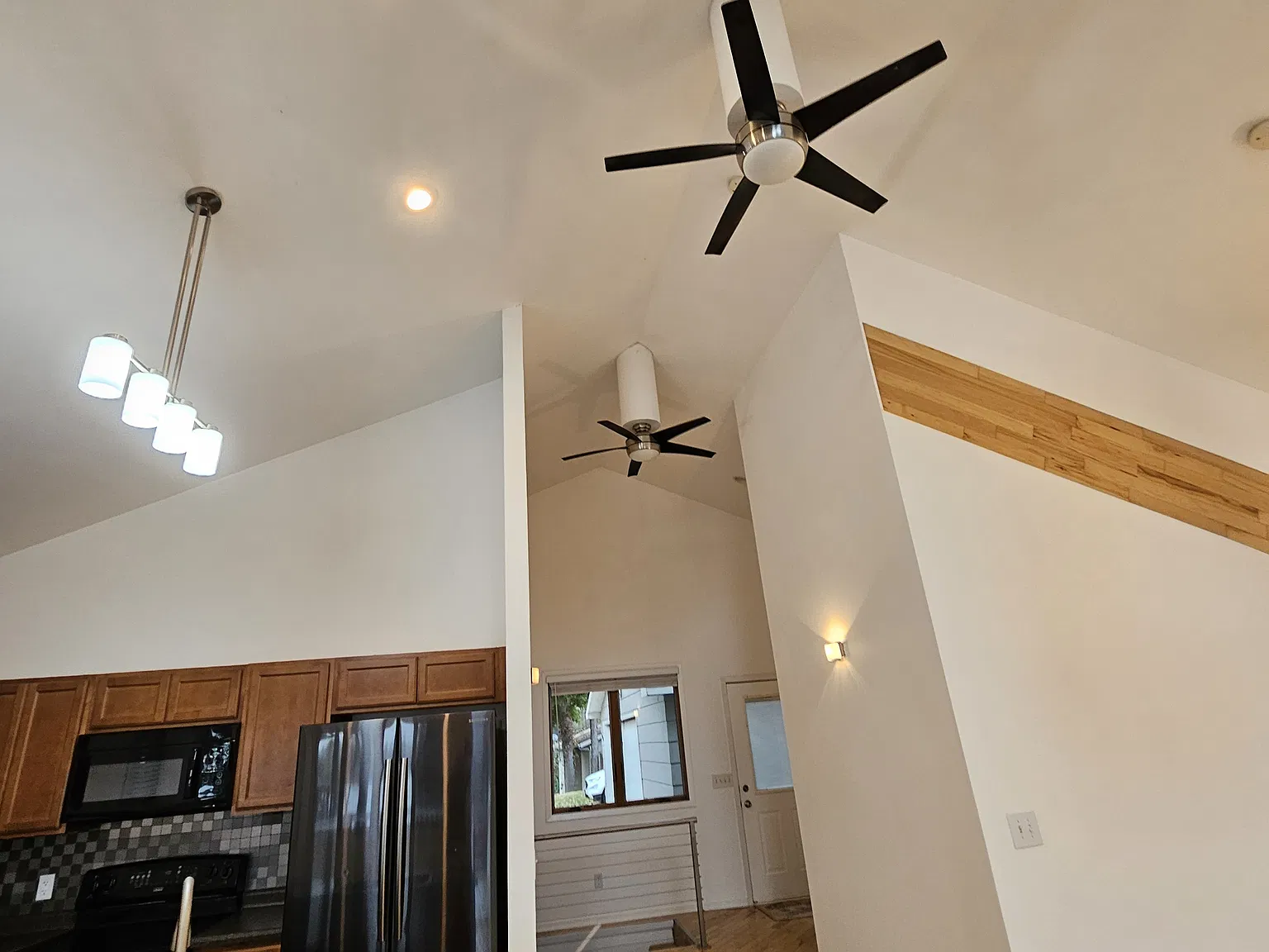 1 bed, 900 sqft, $1,980 — Photo 4