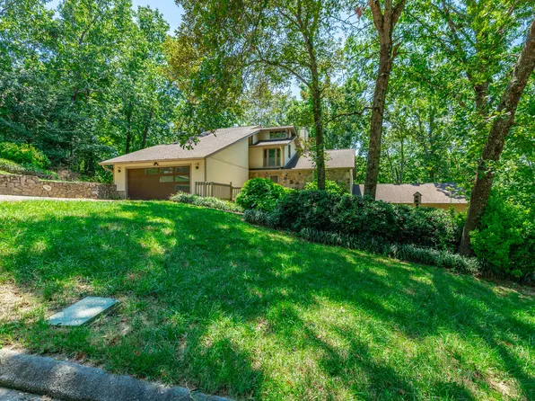 9208 Magic Mountain Dr, Chattanooga, TN 37421