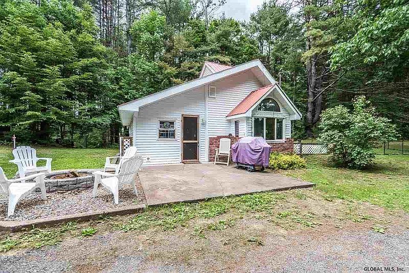 2nd image of 115 COOK Drive