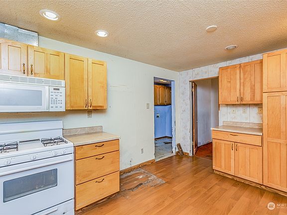 4th image of 5221 S Thompson Ave