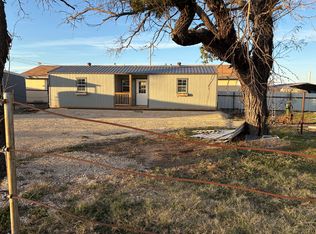 206 W Ash St, Miles, TX 76861