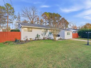 16 Rexford Dr, Newport News, VA 23608