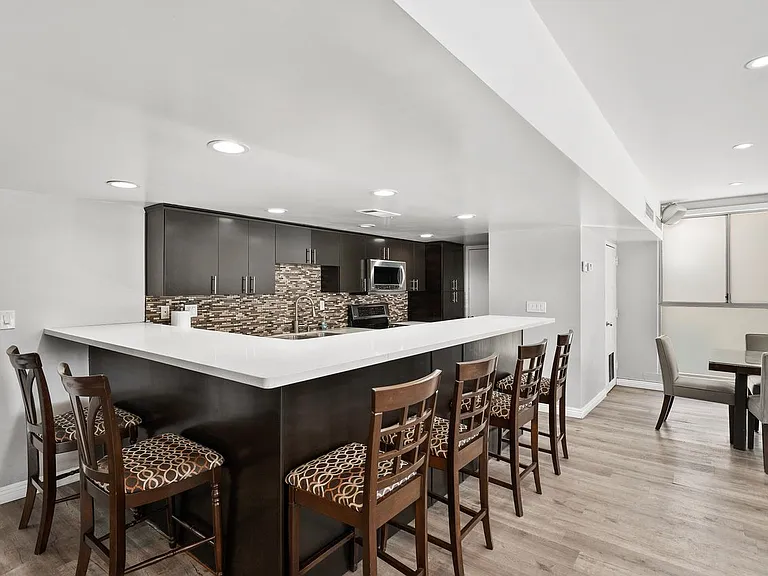 7250 Franklin Ave #507 — Photo 34