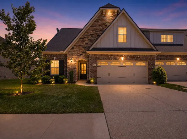 867 Meadowcrest Way, Lebanon, TN 37090