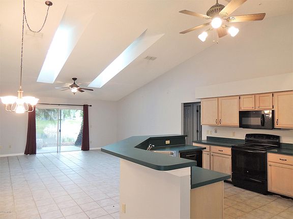 4th image of 2175 Saint Martins Dr E