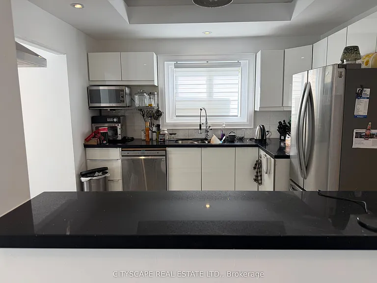 135 Bonham Blvd #UPPER — Photo 12