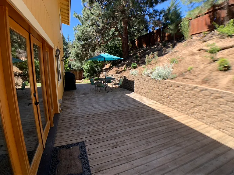 1702 SE Karena Ct — Photo 62