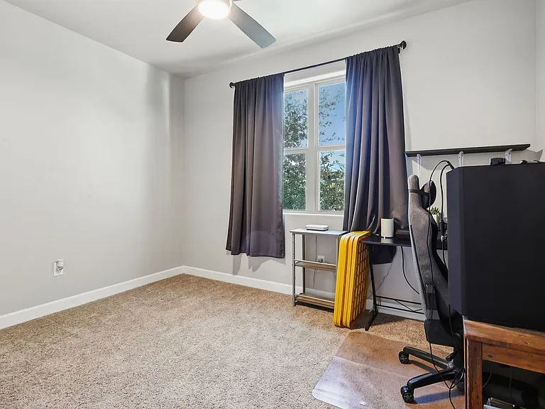 501 Montecito Dr — Photo 17