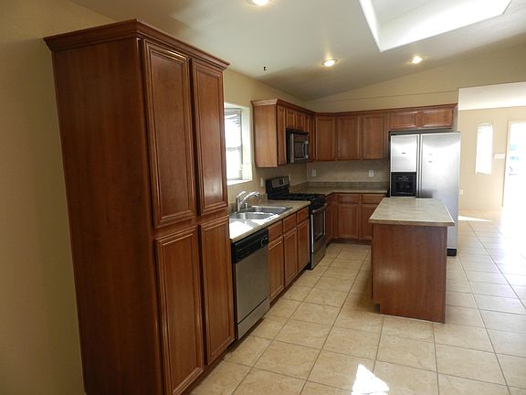 3rd image of 7979 Khouri Cir