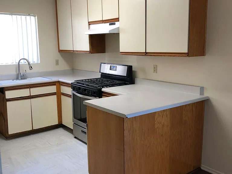 401 W Dryden St #211 — Photo 3