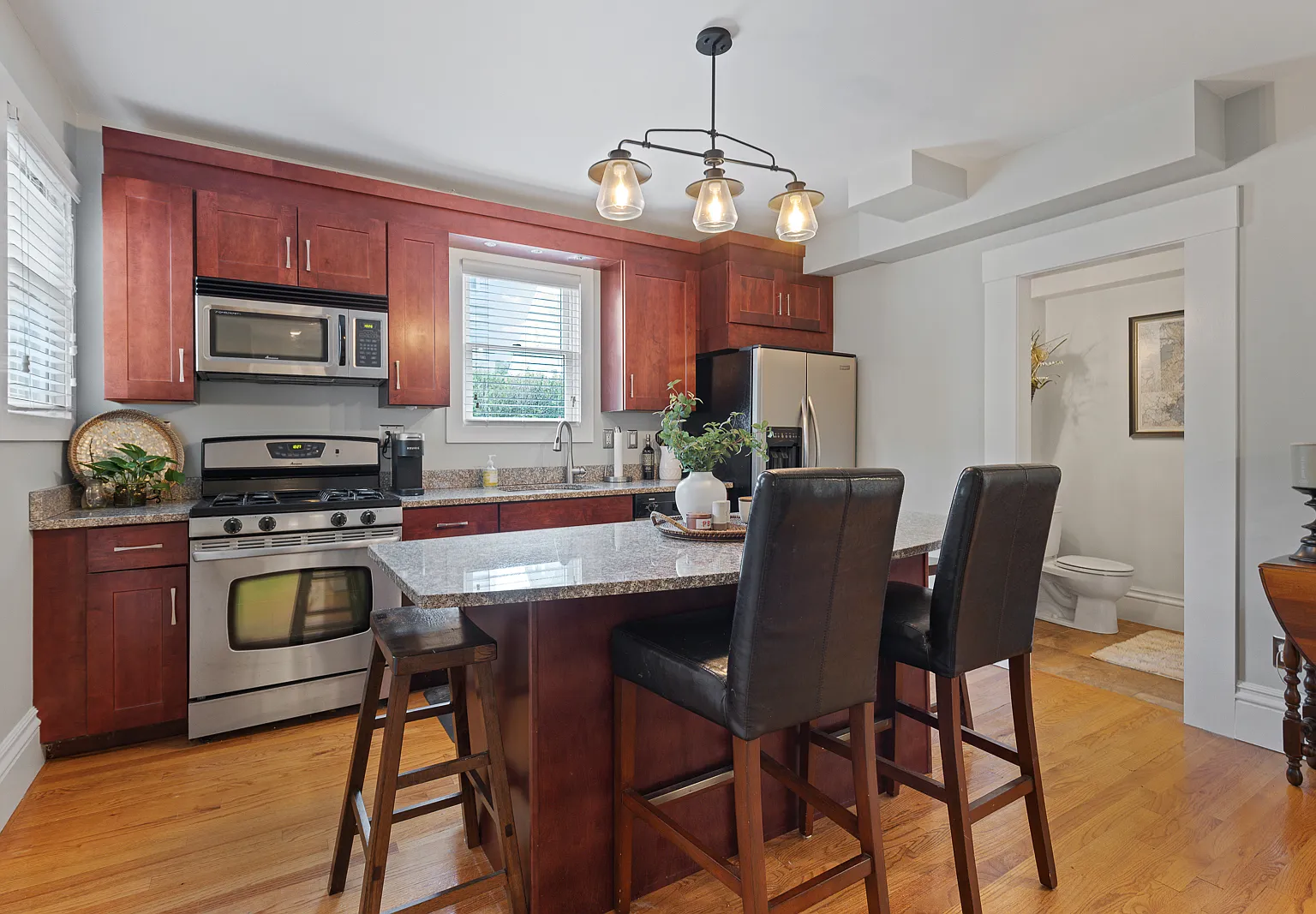 2 bed, 1200 sqft, $3,300 — Photo 2