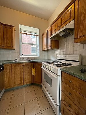 1st image of 581 Prospect Ave #2R
