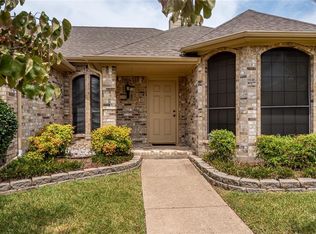 1316 Rivercrest Dr, Mesquite, TX 75181