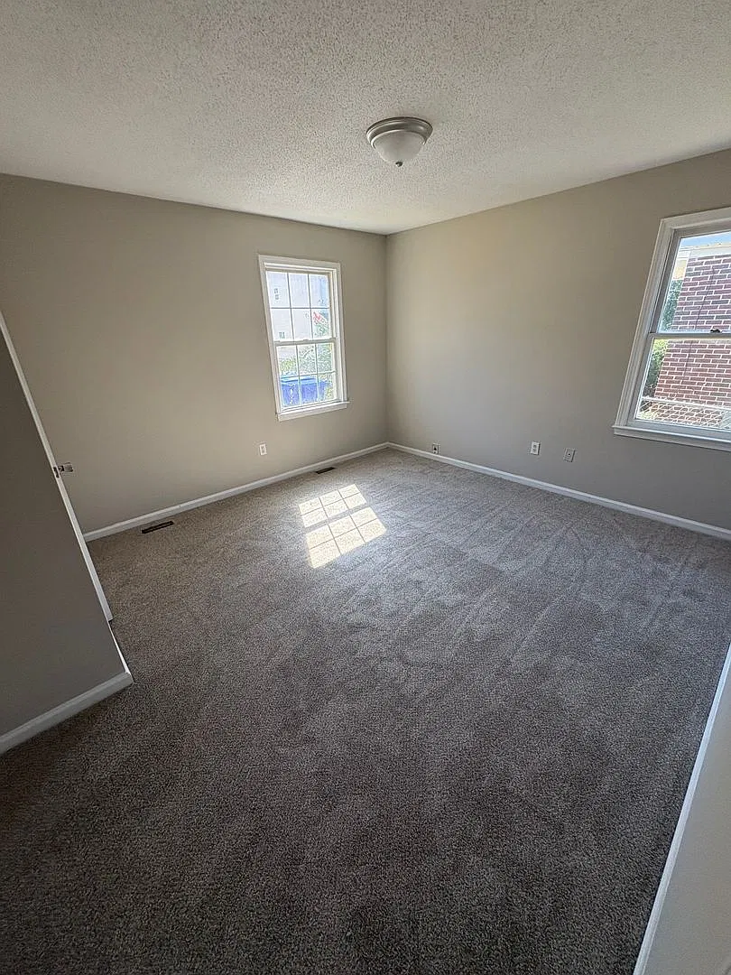 102 A Bruce St — Photo 4
