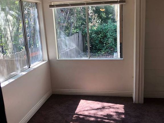 5th image of 23031 Waters Dr #B