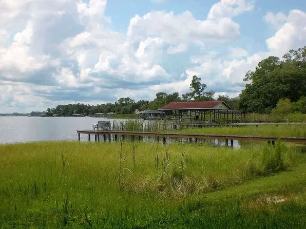 115 Honeysuckle Ln, Lake Placid, FL 33852