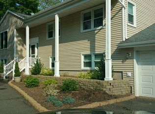 79 Country Club Rd, Middletown, CT 06457