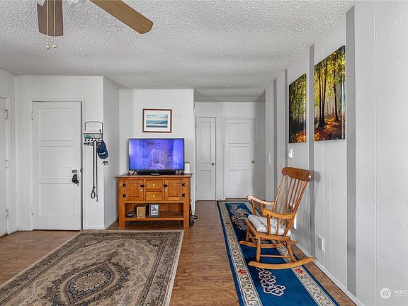 5th image of 9216 9218 33rd Avenue Ct S