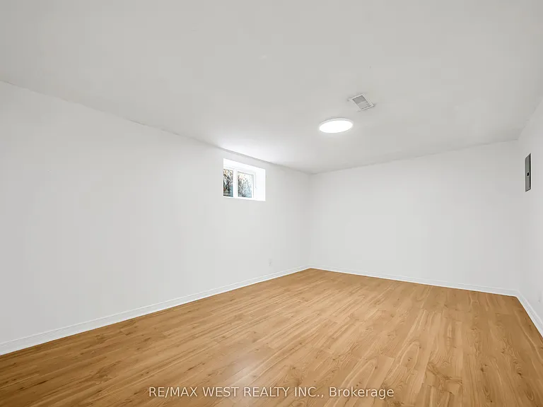 62 Greendale Cres #LOWER — Photo 5