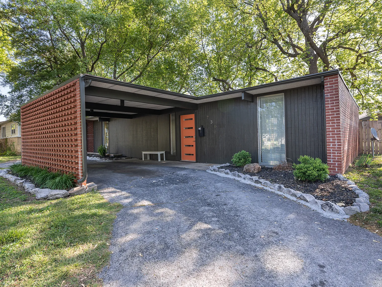 2 bed, 1176 sqft, $1,250 — Photo 2