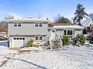 446 Roedel Pl, Paramus, NJ 07652
