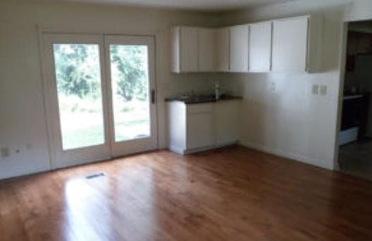 1st image of 527 Cornell Ave