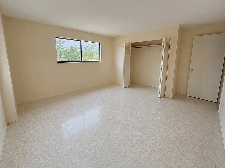910 Thieriot Ave #7L — Photo 6