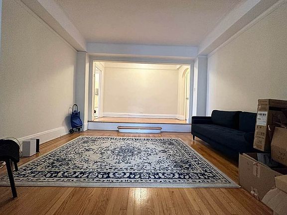 3rd image of 310 E 55th St APT 10A