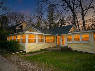 46103 Pine Ave, New Buffalo, MI 49117