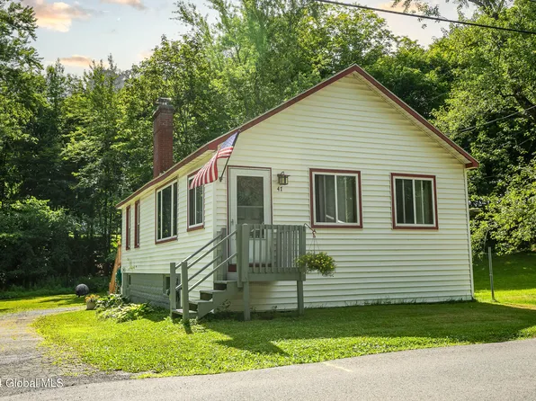 47 Edwards Road, Wynantskill, NY 12198