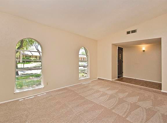 3rd image of 2821 Clover Valley Dr