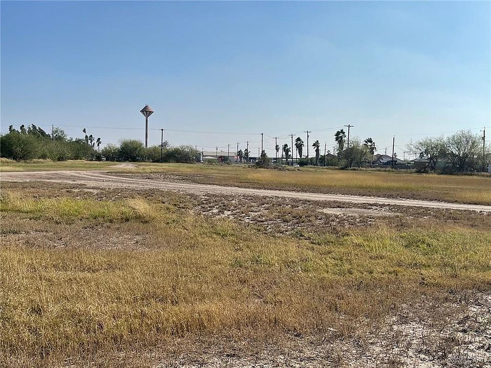 2nd image of W Sfc Johnny Vela St