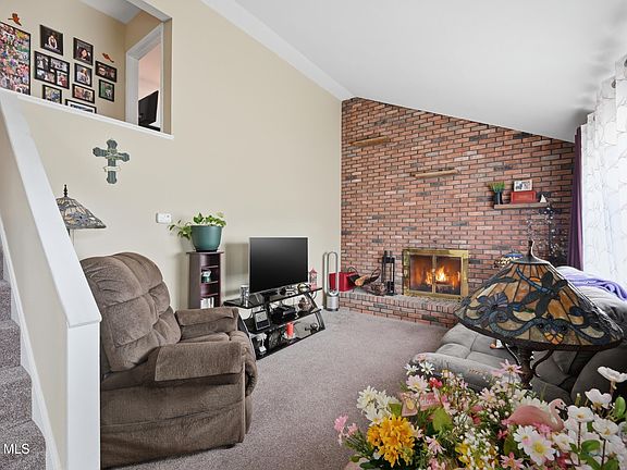 4th image of 18 Harold Avenue