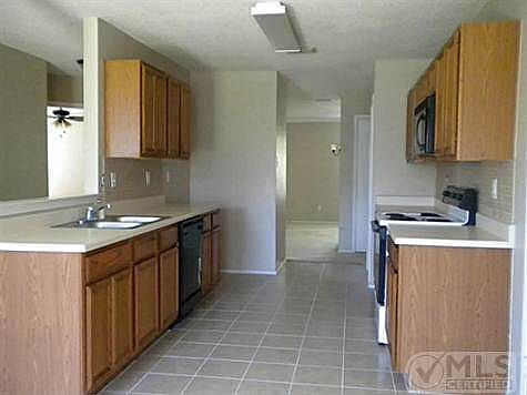 2nd image of 1445 Glenwick Dr