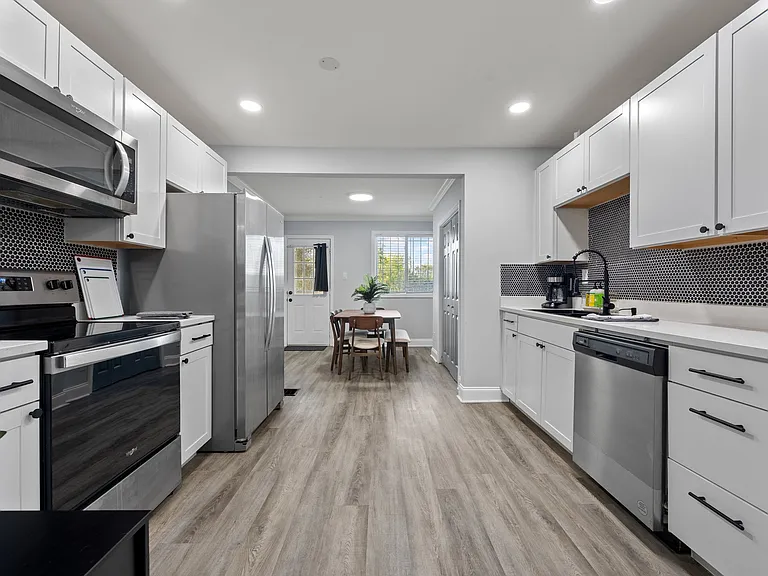 547 Erin Ave SW — Photo 14