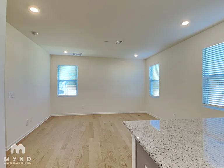 1568 Banham Dr — Photo 11