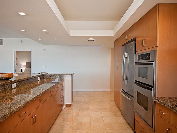 5th image of 13700 Marina Pointe Dr Unit 1024